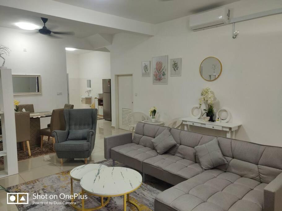 Safiyya Homestay كلوانغ المظهر الخارجي الصورة