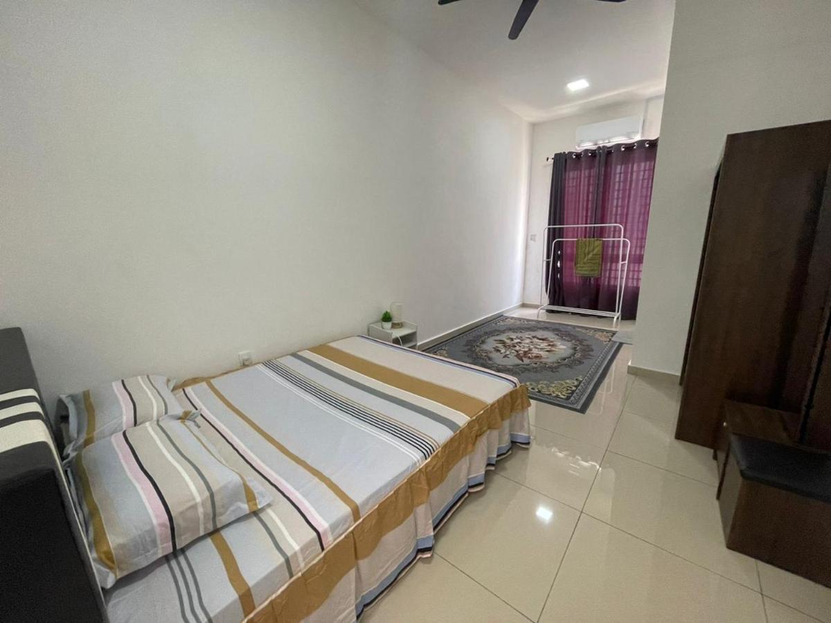 Safiyya Homestay كلوانغ المظهر الخارجي الصورة