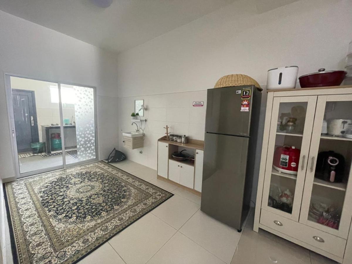 Safiyya Homestay كلوانغ المظهر الخارجي الصورة