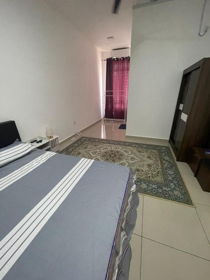 Safiyya Homestay كلوانغ المظهر الخارجي الصورة