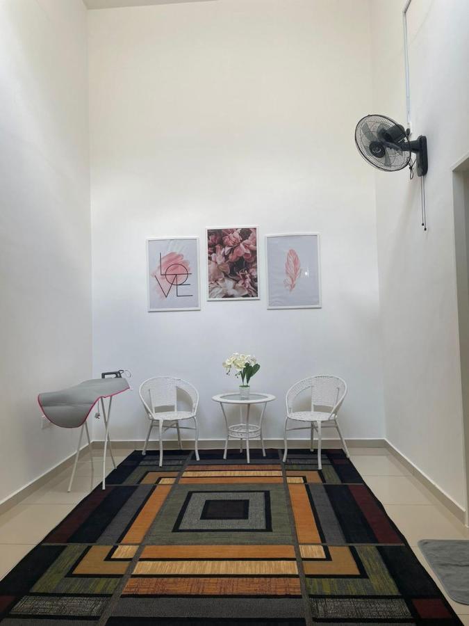 Safiyya Homestay كلوانغ المظهر الخارجي الصورة